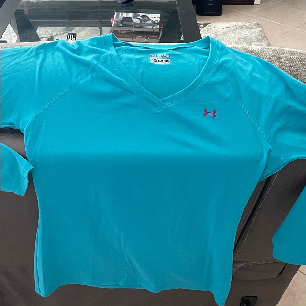 Under Armour Women's Bright Teal Long-Sleeve V-Neck Performance Shirt